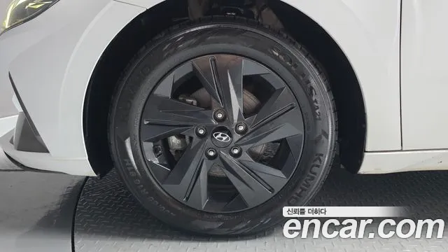 Hyundai Avante CN7 — Фото автомобиля 5