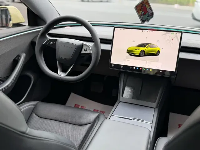 Tesla Model 3 — Фото автомобиля 6