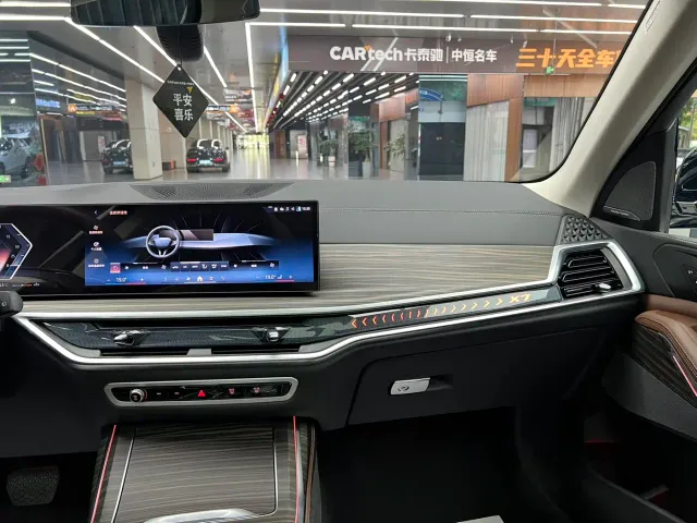 BMW X7 — Фото автомобиля 23