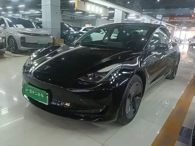 Фотография автомобиля — Tesla Model 3