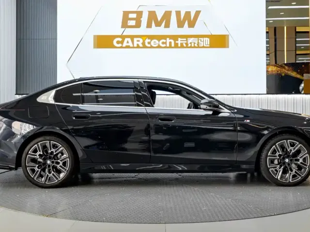 BMW 5 Series — Фото автомобиля 4