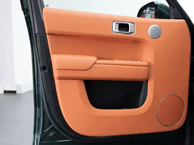 Li Auto L9 — Фото автомобиля 10