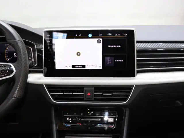 Volkswagen Tiguan L — Фото автомобиля 14