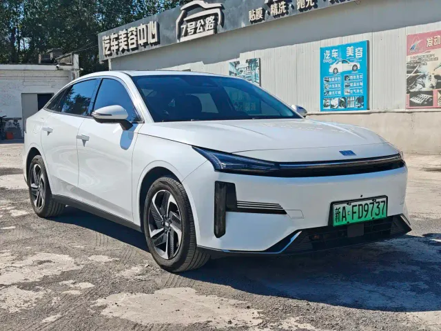 Geely Galaxy L6 — Фото автомобиля 3