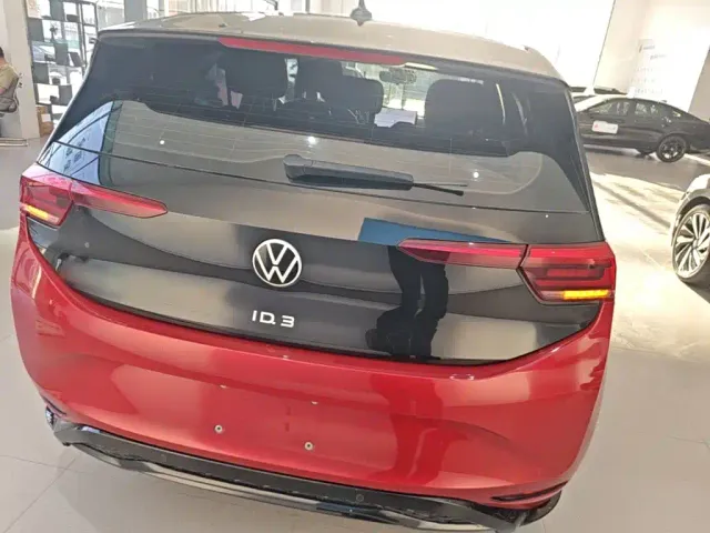 Volkswagen ID.3 — Фото автомобиля 5