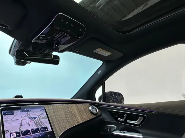 Mercedes-Benz EQE SUV — Фото автомобиля 16