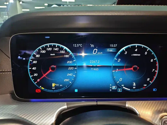 Mercedes-Benz E-Class — Фото автомобиля 7