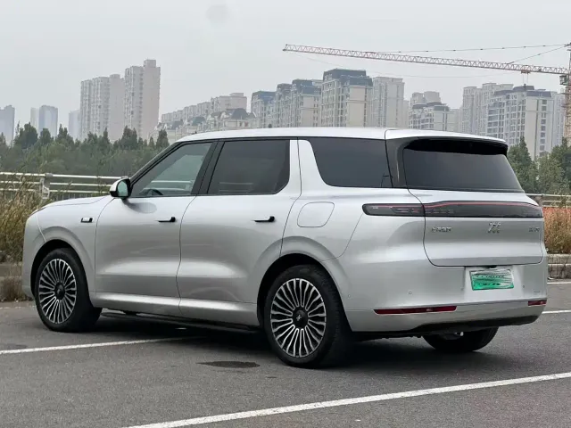 IM Motors LS8 — Фото автомобиля 15