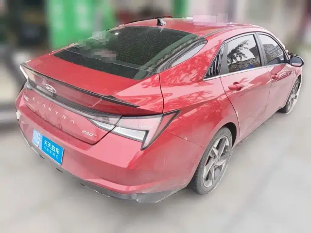 Hyundai Elantra — Фото автомобиля 2