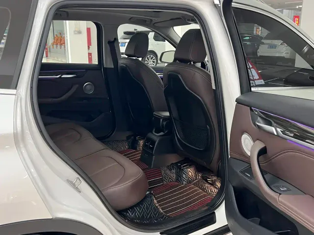 BMW X1 — Фото автомобиля 12