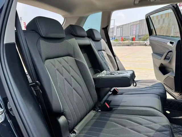 Volkswagen Tiguan L — Фото автомобиля 23