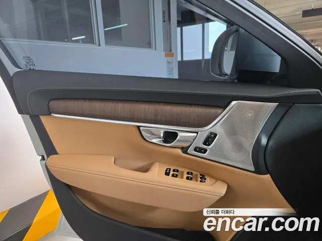 Volvo V90 — Фото автомобиля 10