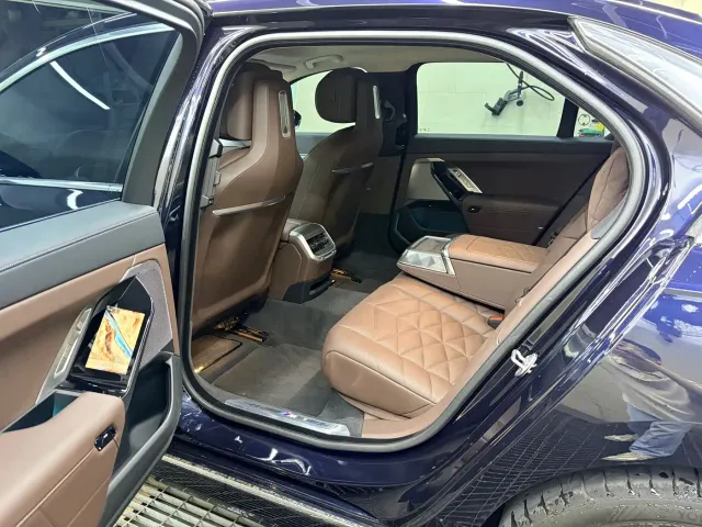 BMW 7 Series — Фото автомобиля 7