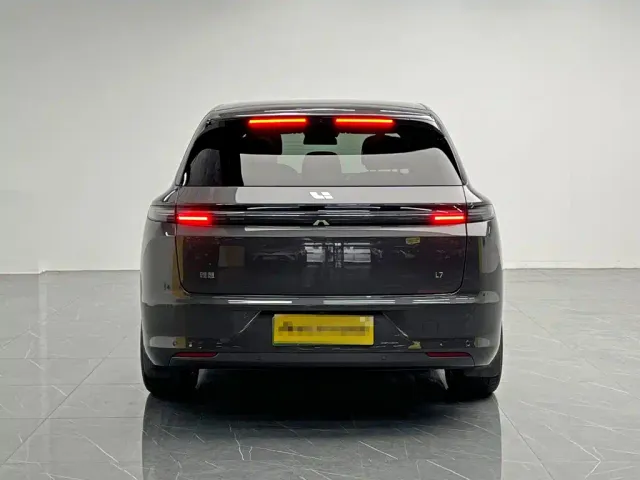 Li Auto L7 — Фото автомобиля 5