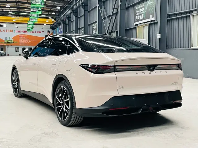 Arcfox Alpha S5 — Фото автомобиля 7