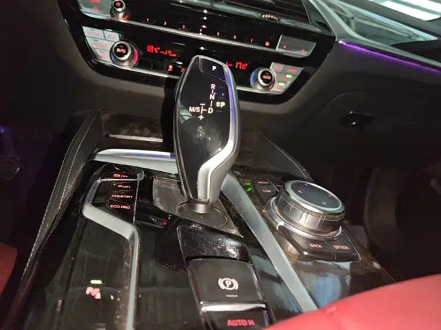BMW 5 Series — Фото автомобиля 13