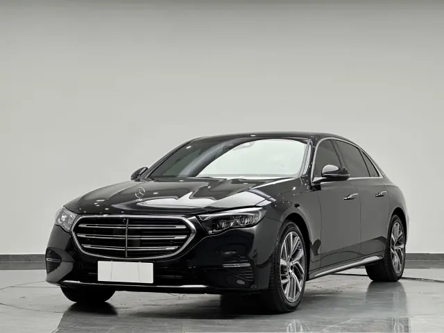 Фотография автомобиля — Mercedes-Benz E-Class