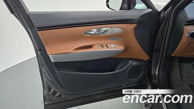 Genesis GV70 2.5T Бензин AWD — Фото автомобиля 24