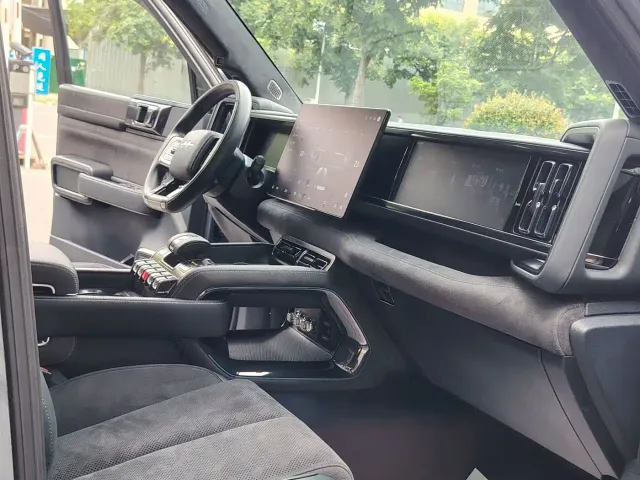 BYD FangChengBao Leopard 5 — Фото автомобиля 11