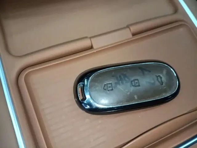 Li Auto L8 — Фото автомобиля 8