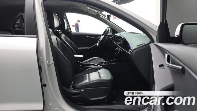 Kia Niro — Фото автомобиля 17