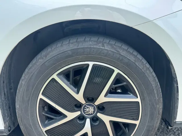 BYD Qin L — Фото автомобиля 16