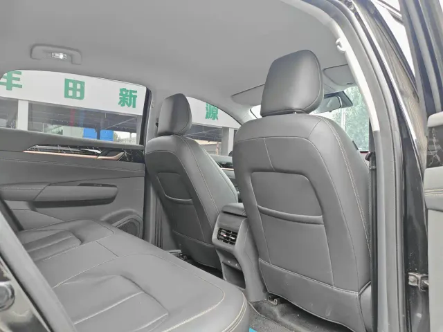 Wuling Starlight — Фото автомобиля 9