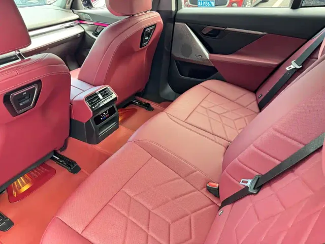 BMW 5 Series — Фото автомобиля 9