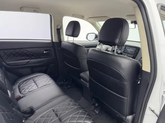 Mitsubishi Outlander — Фото автомобиля 12