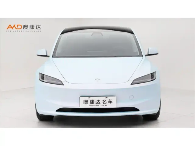 Tesla Model 3 — Фото автомобиля 2