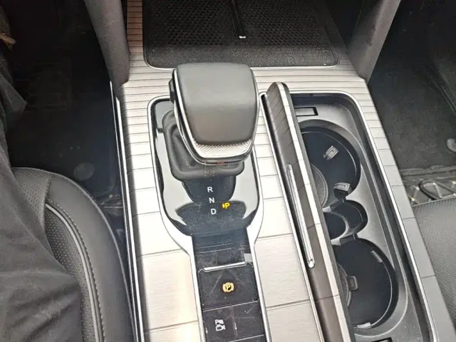 Hongqi HS7 PHEV — Фото автомобиля 13