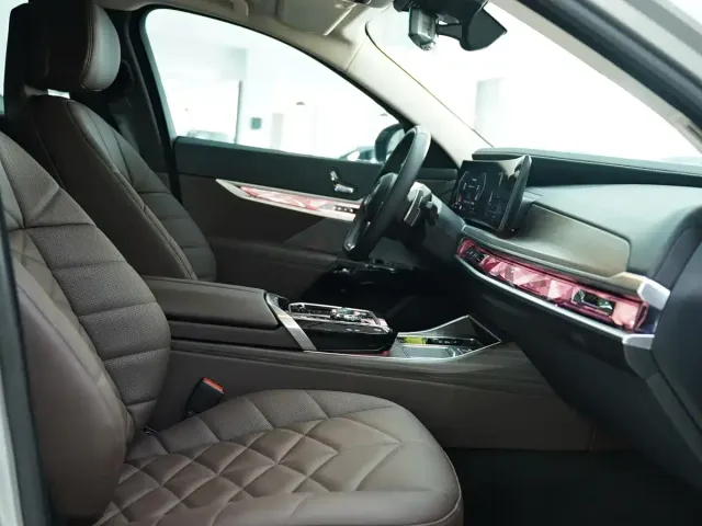 BMW 7 Series — Фото автомобиля 13