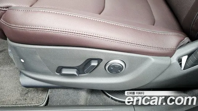 Genesis GV70 2.5T Бензин AWD — Фото автомобиля 23
