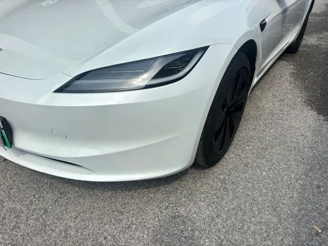 Tesla Model 3 — Фото автомобиля 2