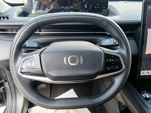 Changan Qiyuan A05 — Фото автомобиля 11