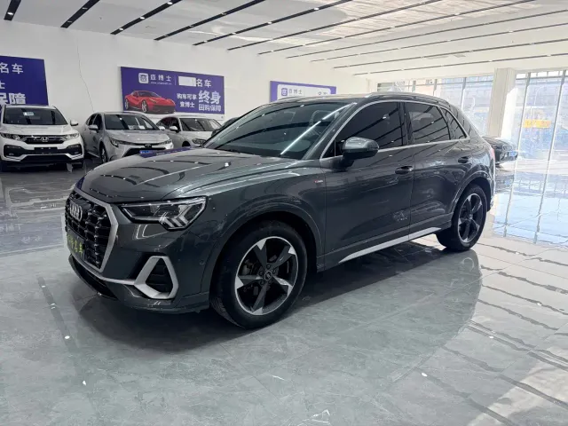 Фотография автомобиля — Audi Q3