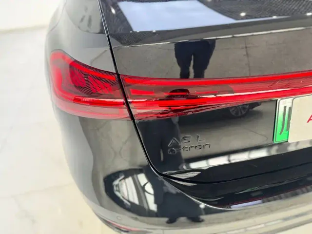 Audi A6L e-tron — Фото автомобиля 15