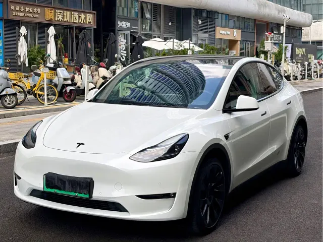 Фотография автомобиля — Tesla Model Y