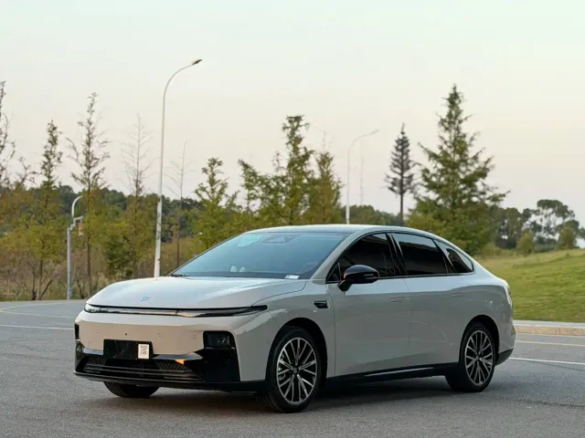 Фотография автомобиля — Leapmotor B01