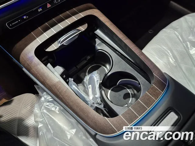 Mercedes-Benz E-Class — Фото автомобиля 16