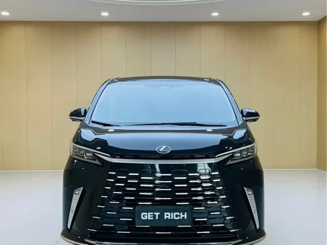 Lexus LM — Фото автомобиля 2