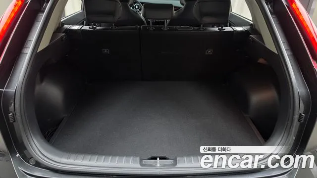 Kia Niro — Фото автомобиля 29