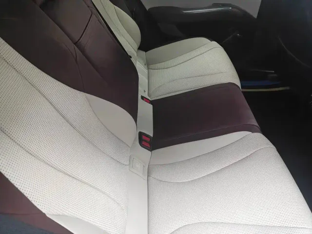 BYD Seal 07 DM-i — Фото автомобиля 9