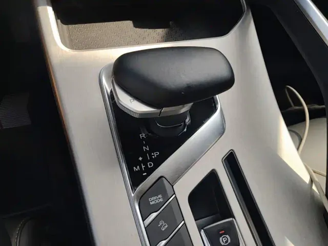 Geely Binyue — Фото автомобиля 13