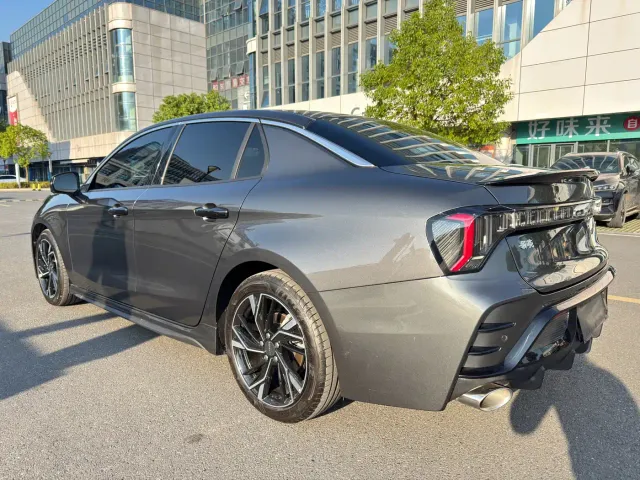 Lynk & Co 03 — Фото автомобиля 28