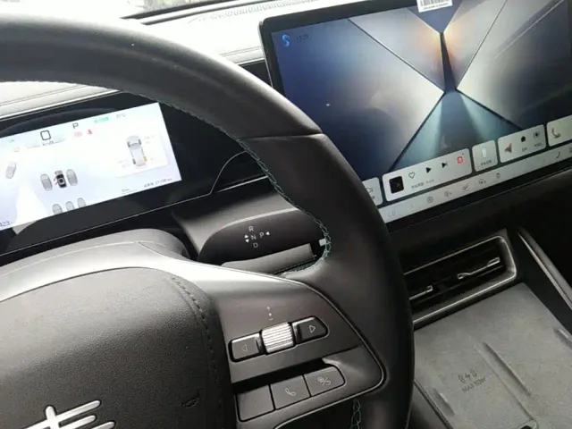 BYD Qin L — Фото автомобиля 13