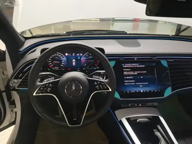 Mercedes-Benz E-Class — Фото автомобиля 13