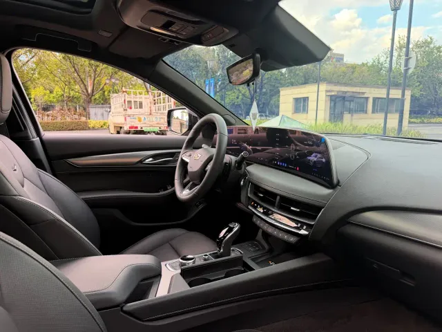 Cadillac CT5 — Фото автомобиля 21