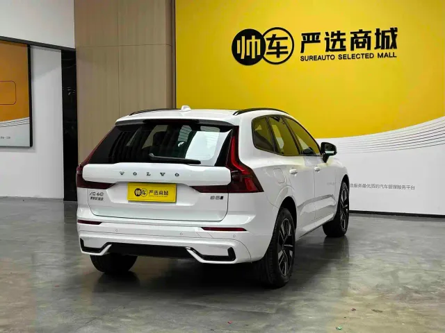 Volvo XC60 — Фото автомобиля 7