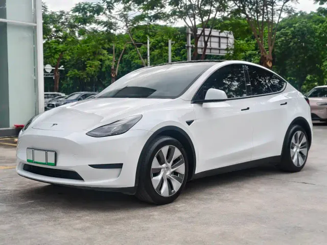 Фотография автомобиля — Tesla Model Y